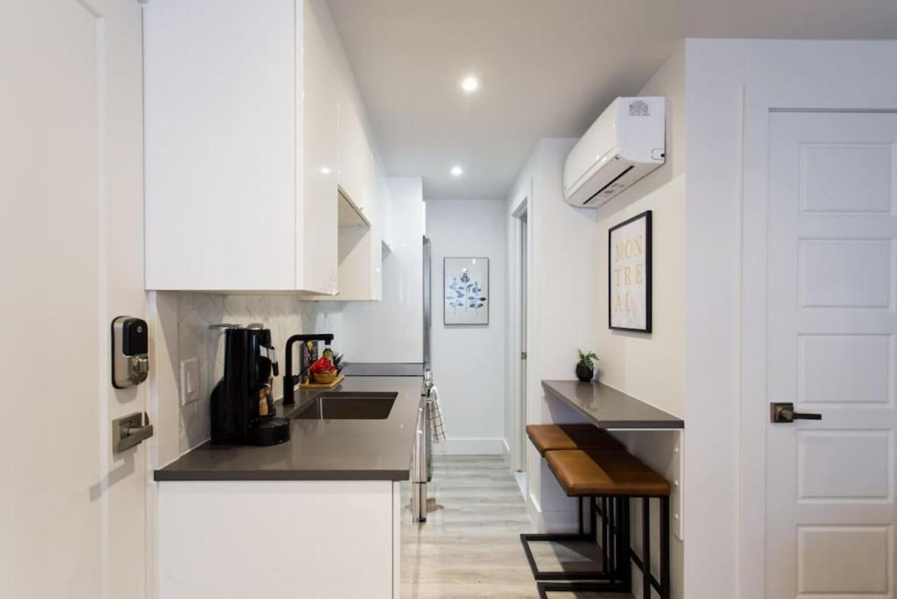 Palms Little Italy Studio With Full Bathroom By Denstays Montréal Exterior foto