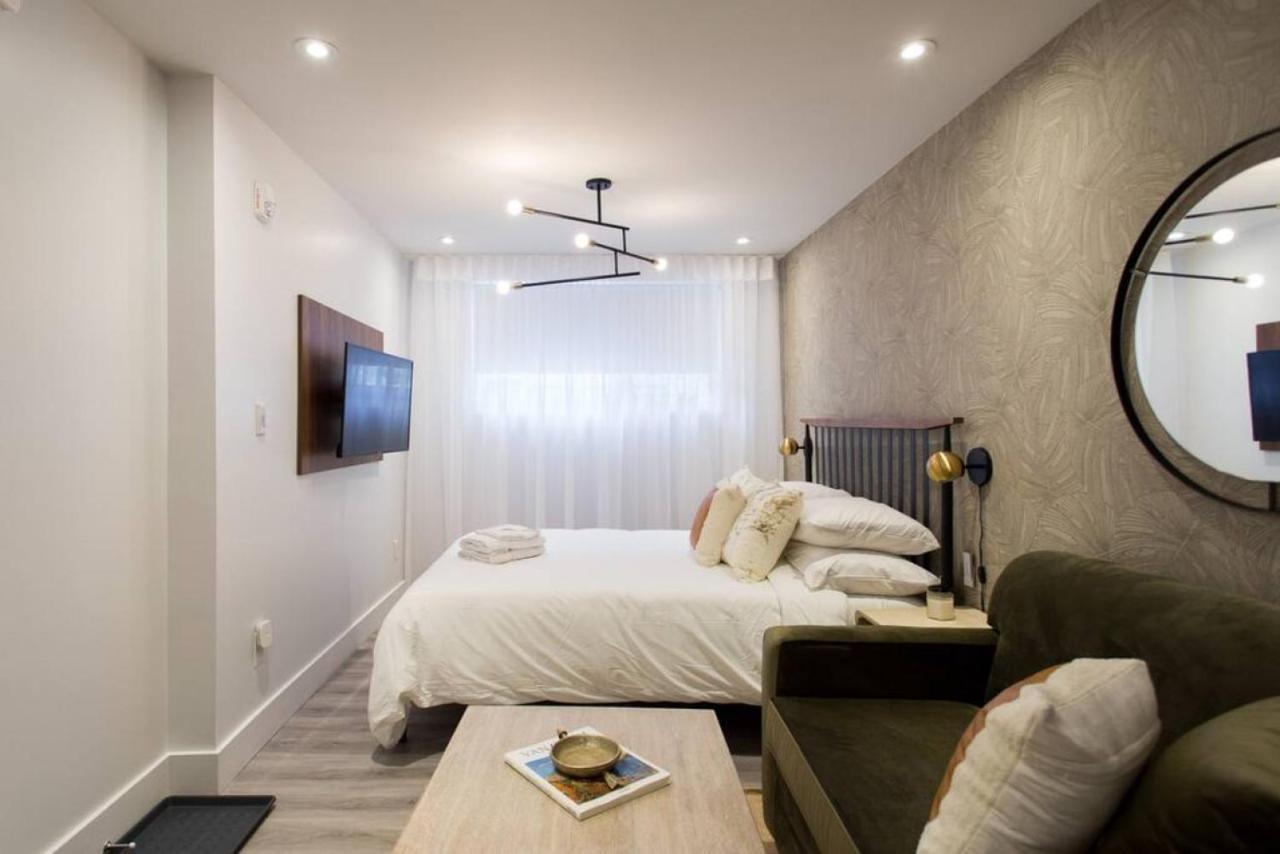 Palms Little Italy Studio With Full Bathroom By Denstays Montréal Exterior foto