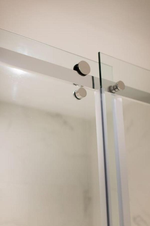 Palms Little Italy Studio With Full Bathroom By Denstays Montréal Exterior foto