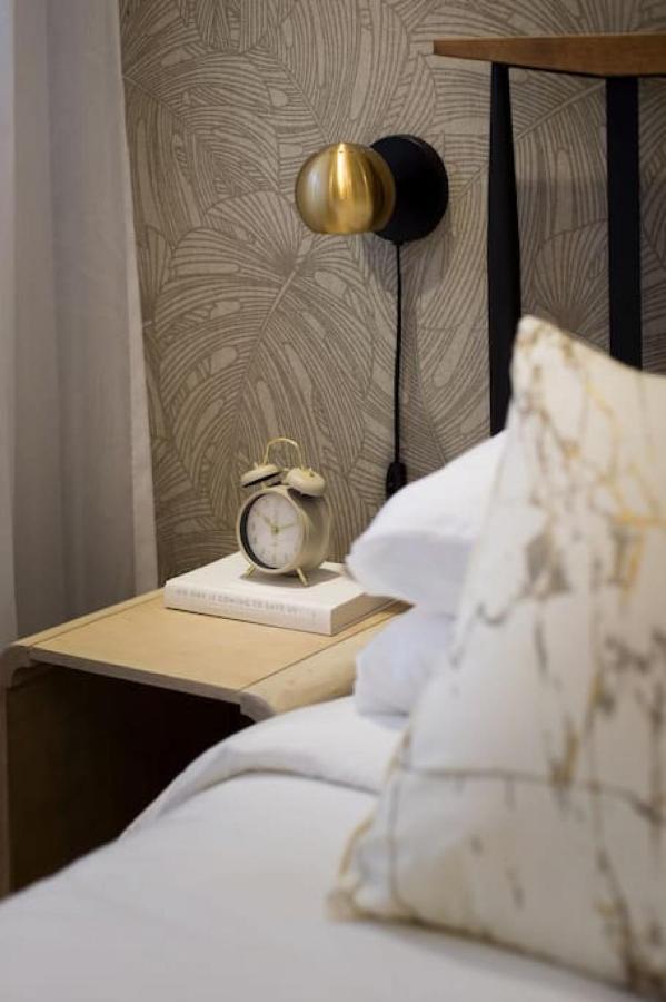 Palms Little Italy Studio With Full Bathroom By Denstays Montréal Exterior foto