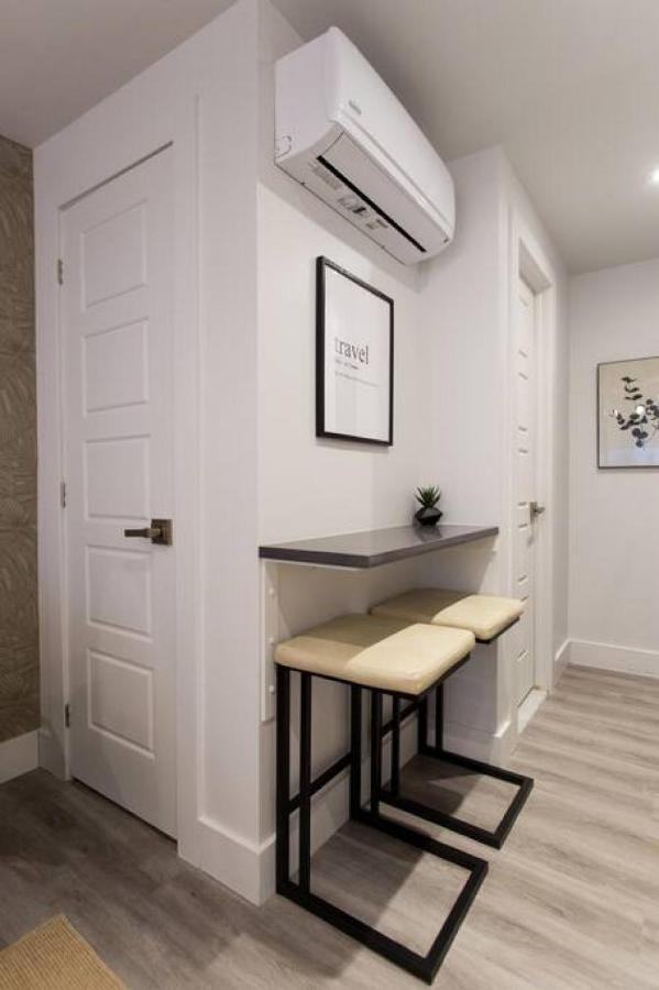 Palms Little Italy Studio With Full Bathroom By Denstays Montréal Exterior foto